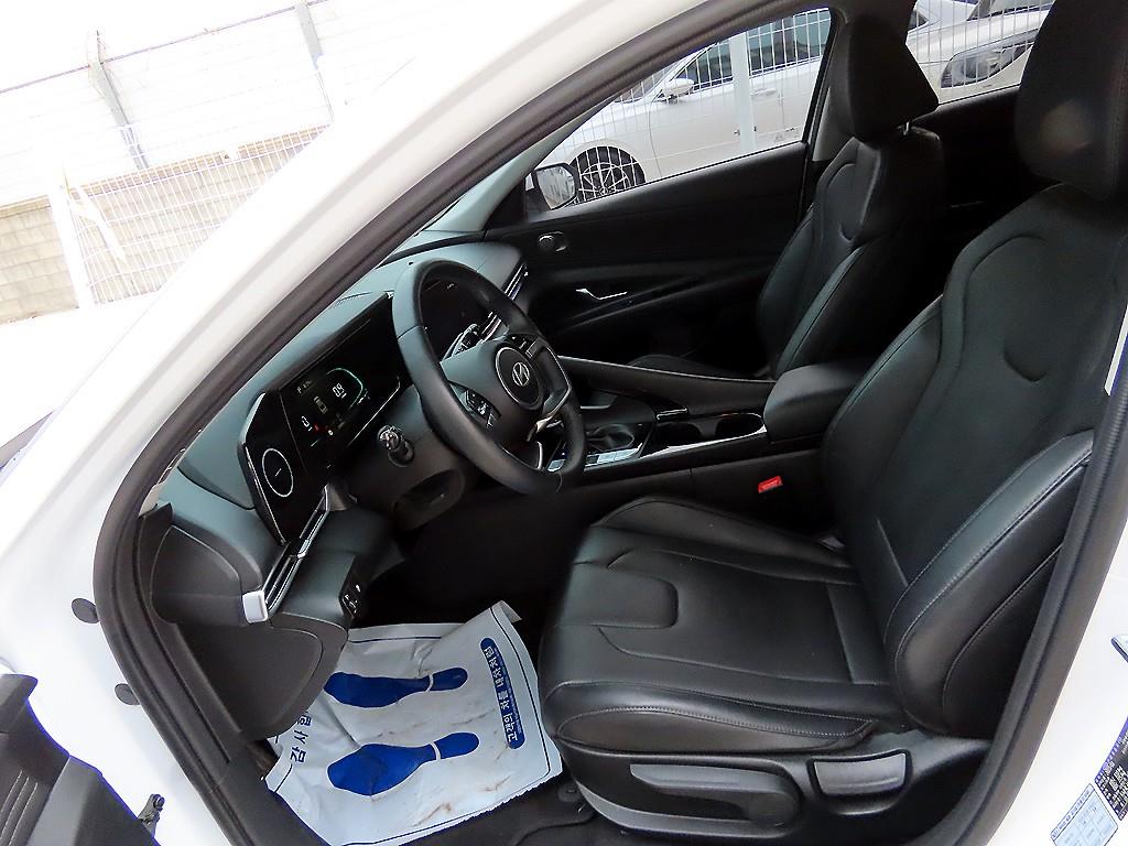 HYUNDAI Avante - Vista 5