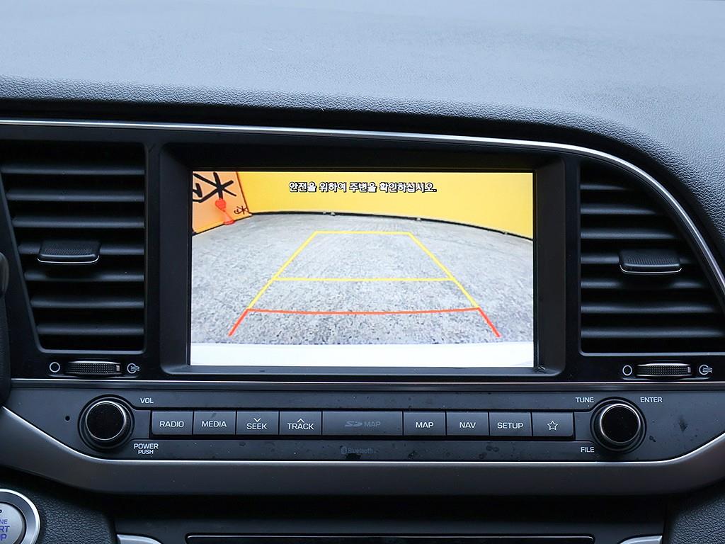 HYUNDAI Avante 2018 Blanco - Importación desde Corea - HF Imports Iquique - Foto 10