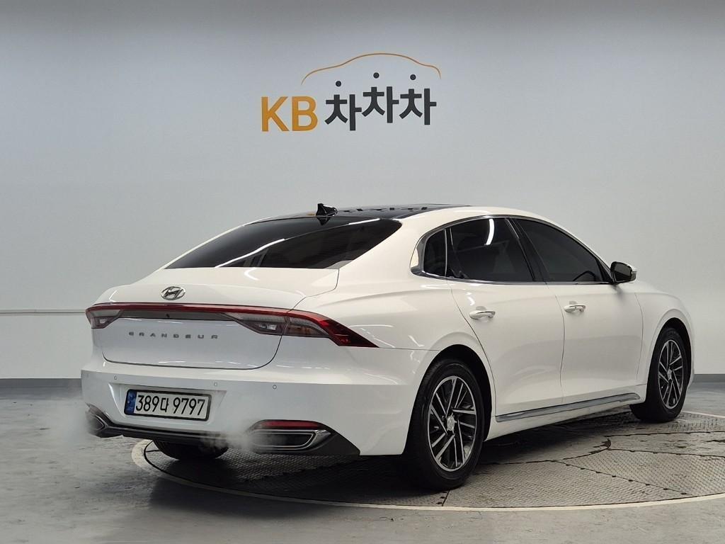 HYUNDAI Grandeur - Vista 4