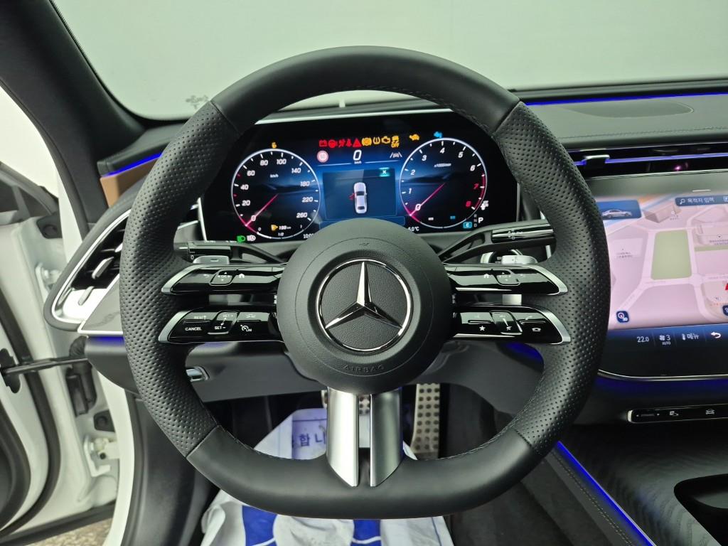 Mercedes Benz E class - Vista 9