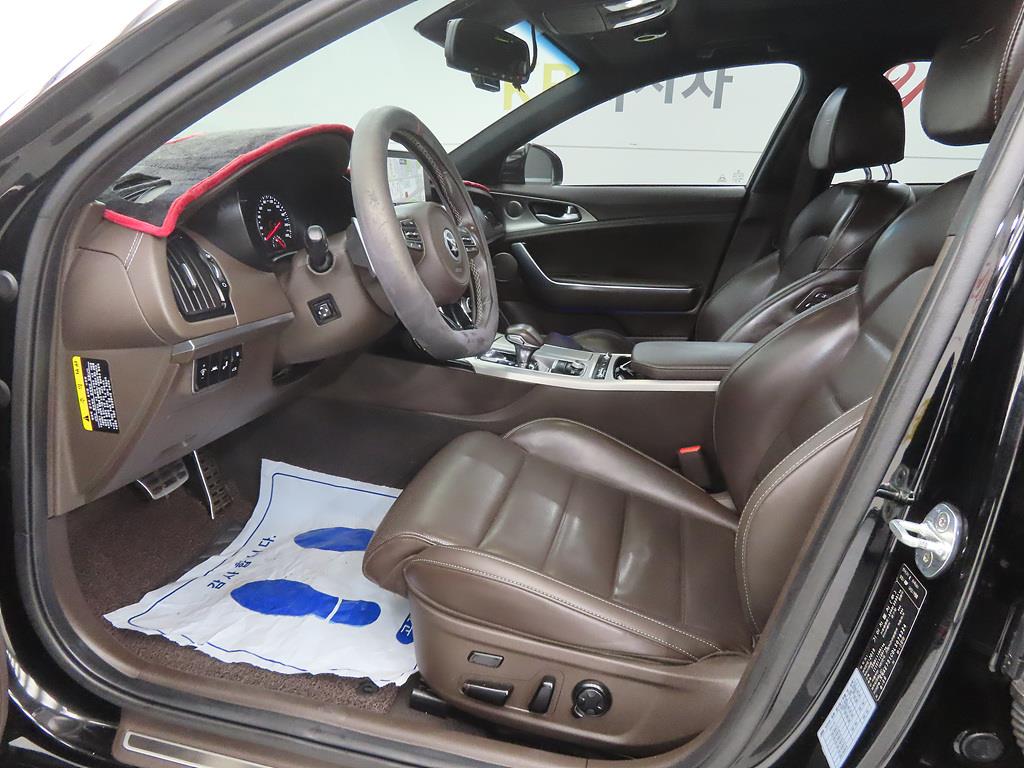 KIA Stinger - Vista 5