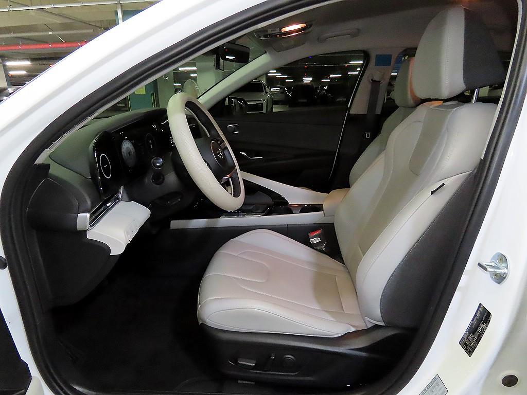 HYUNDAI Avante - Vista 6