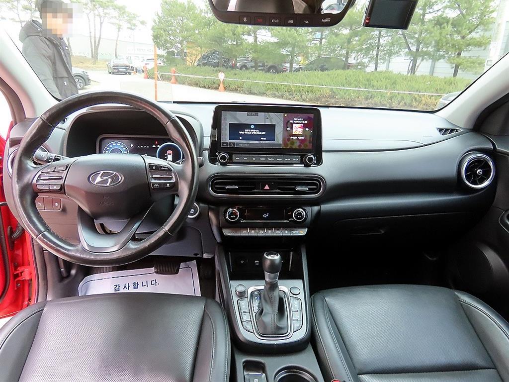 HYUNDAI Kona - Vista 7