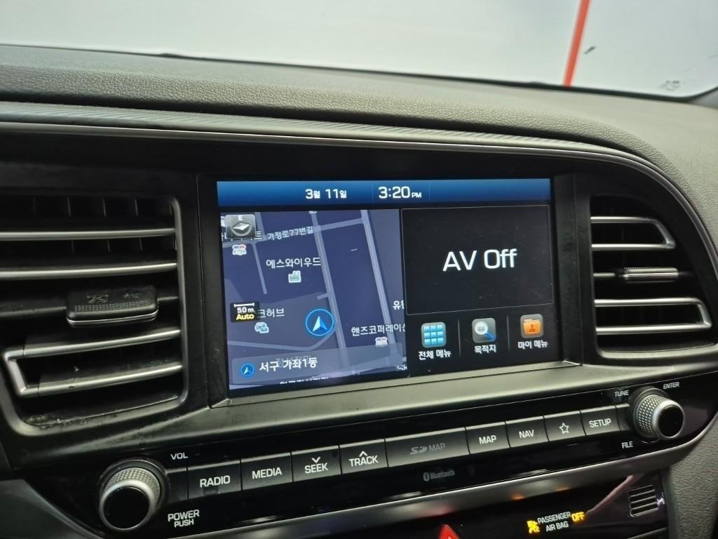 HYUNDAI Avante 2019 Blanco - Importación desde Corea - HF Imports Iquique - Foto 13