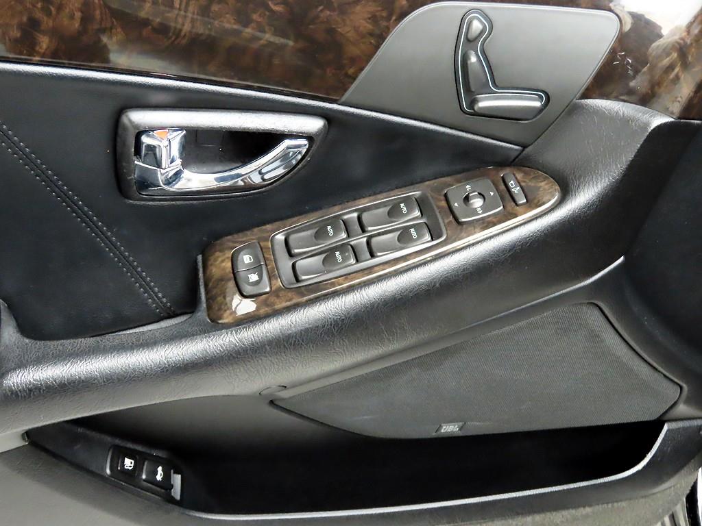 HYUNDAI Equus - Vista 12