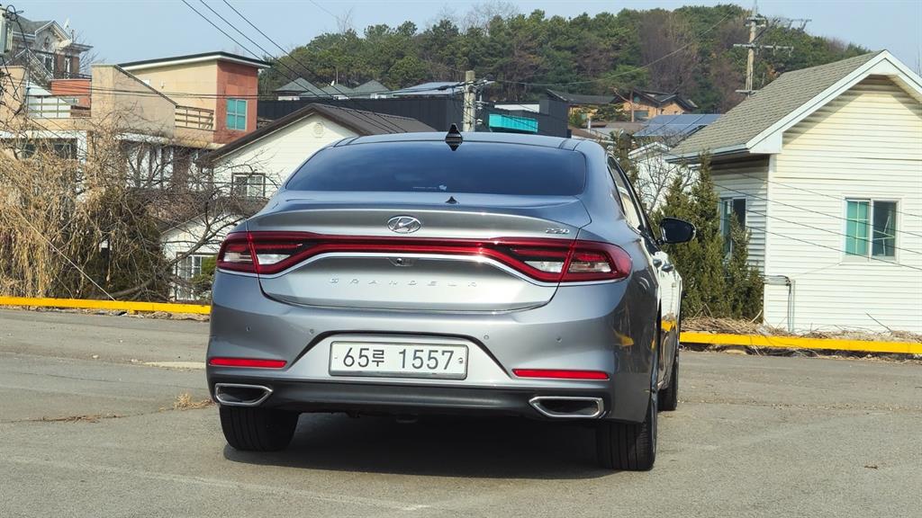HYUNDAI Grandeur - Vista 4