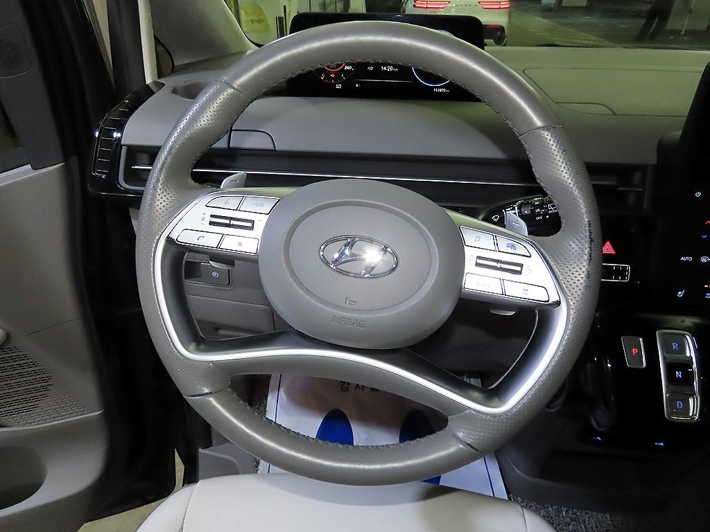 HYUNDAI Staria - Vista 8