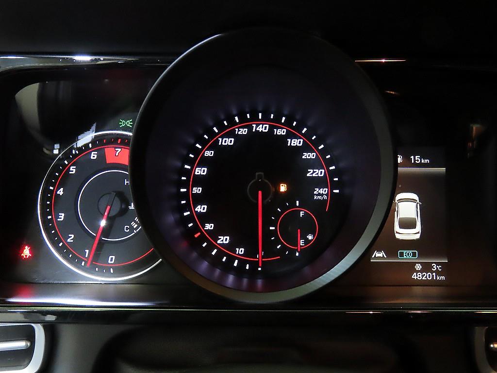 HYUNDAI Avante - Vista 9