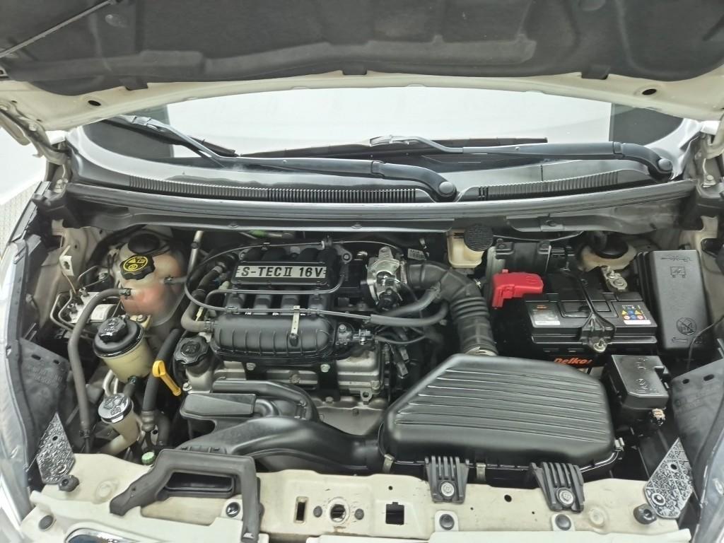 Chevrolet Spark - Vista 5