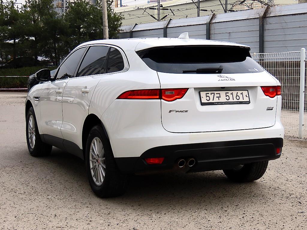Jaguar F-PACE - Vista 3