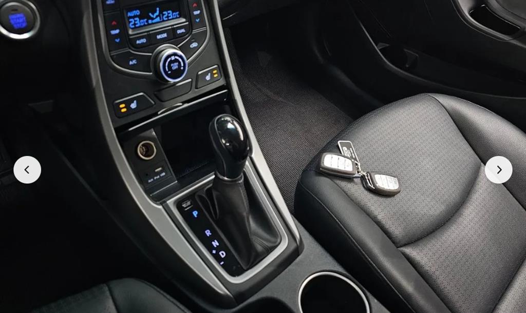 HYUNDAI Avante - Vista 9