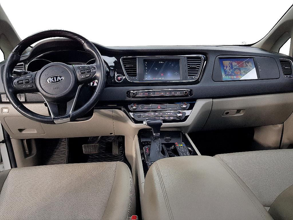 KIA Carnival - Vista 5