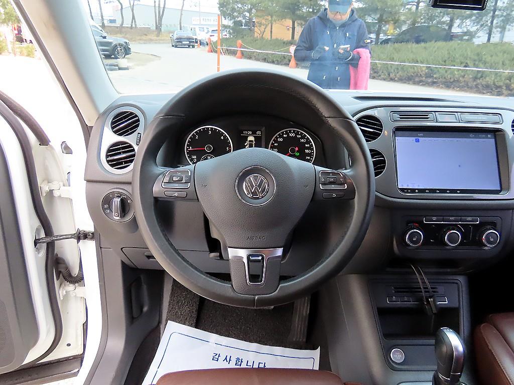 Volkswagen Tiguan - Vista 8