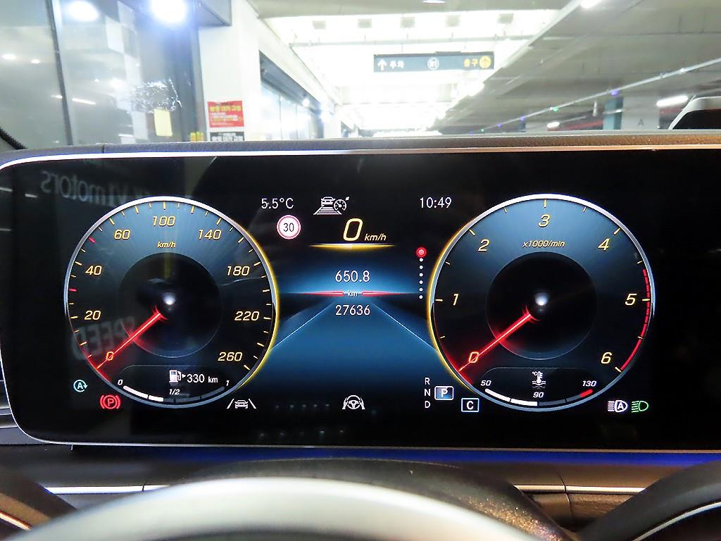 Mercedes Benz GLE Class - Vista 9