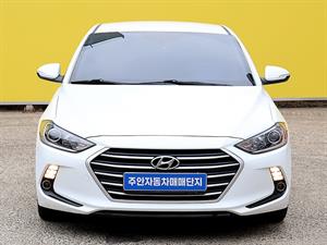 HYUNDAI Avante - Vista 2