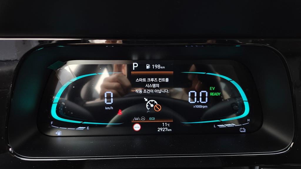 HYUNDAI Avante - Vista 10