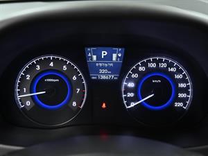 HYUNDAI Accent - Vista 10