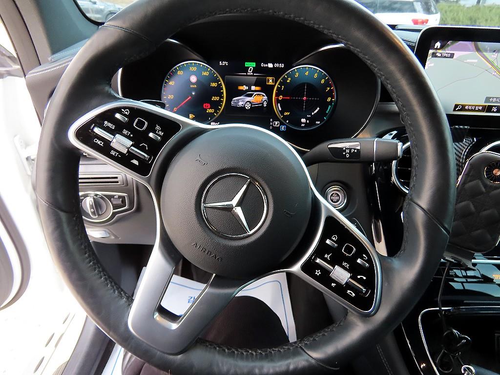 Mercedes Benz GLC Class - Vista 8