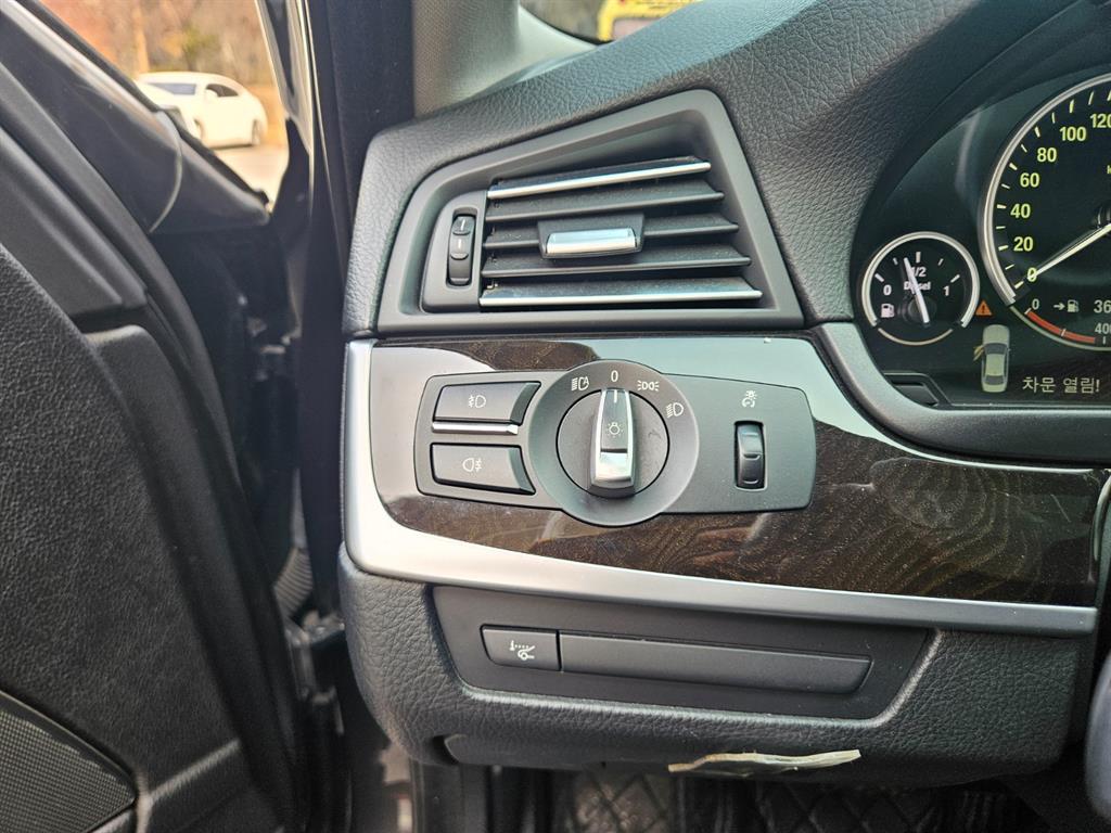 BMW 5 Series 2011 Negro - Importación desde Corea - HF Imports Iquique - Foto 15