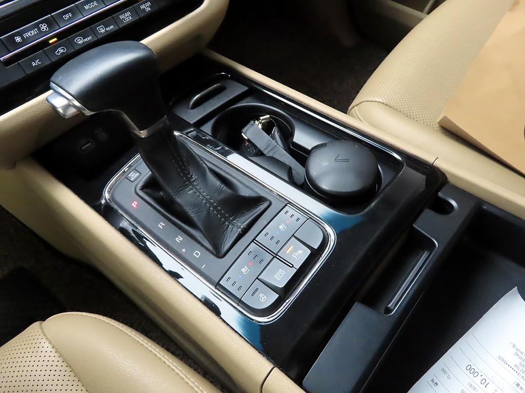 KIA Carnival - Vista 10