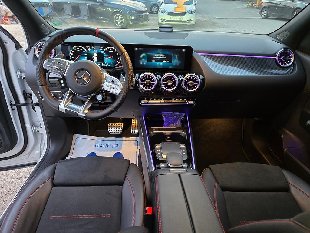 Mercedes Benz GLA Class - Vista 9