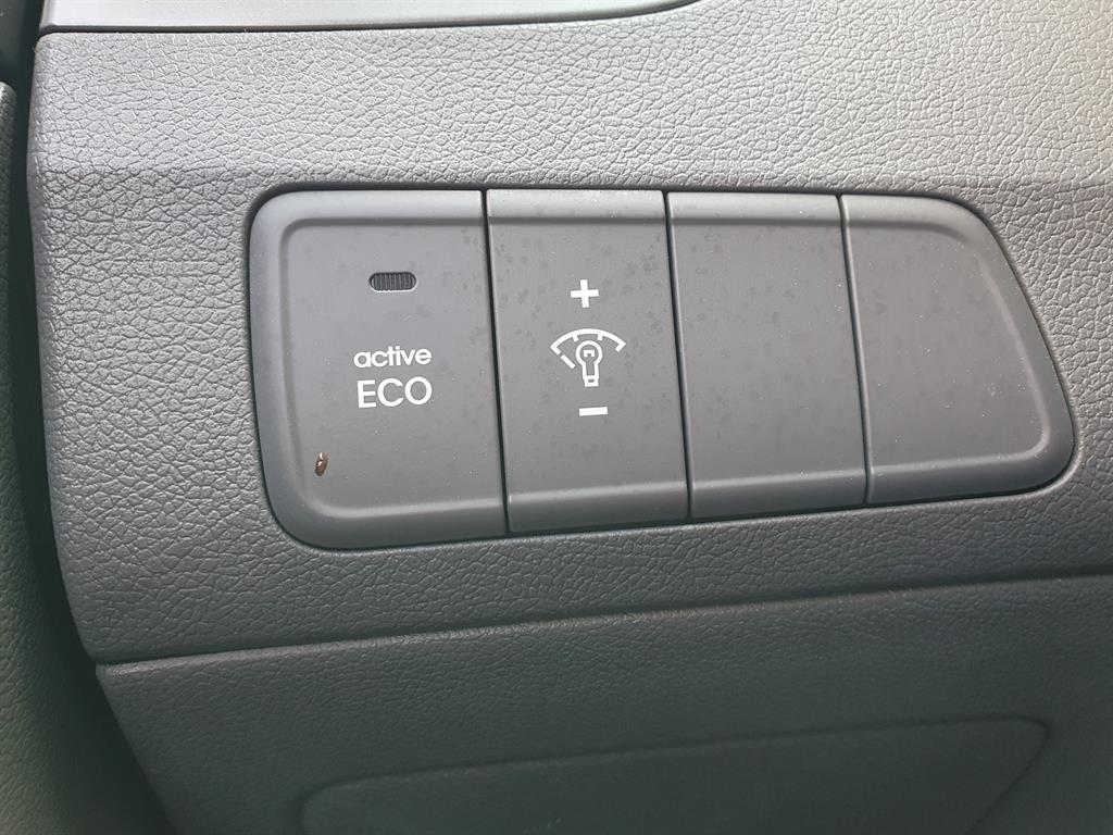 HYUNDAI Avante - Vista 10