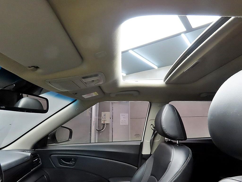 Ssangyong Tivoli 2021 Blanco - Importación desde Corea - HF Imports Iquique - Foto 17