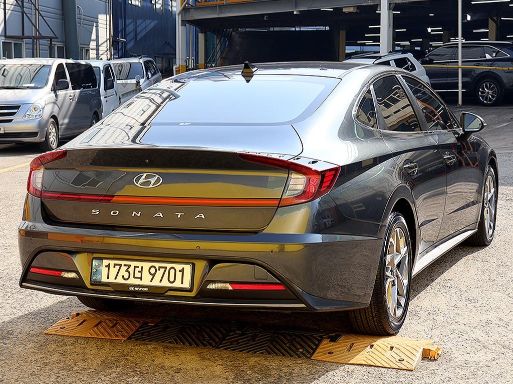 HYUNDAI Sonata - Vista 7