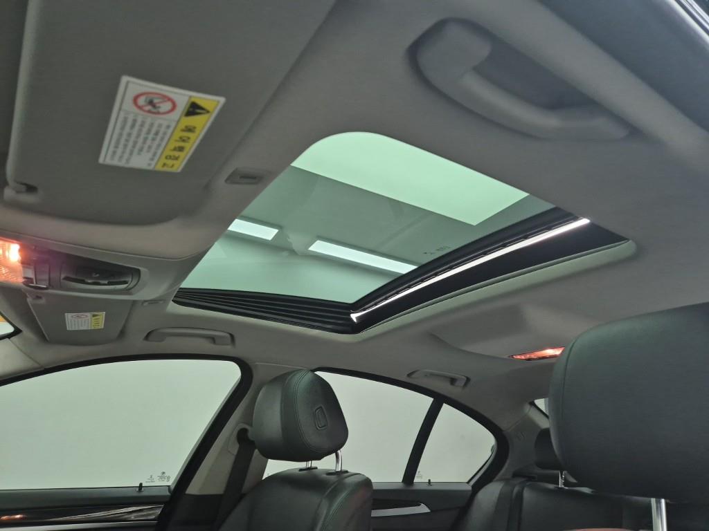 BMW 5 Series 2016 Negro - Importación desde Corea - HF Imports Iquique - Foto 13