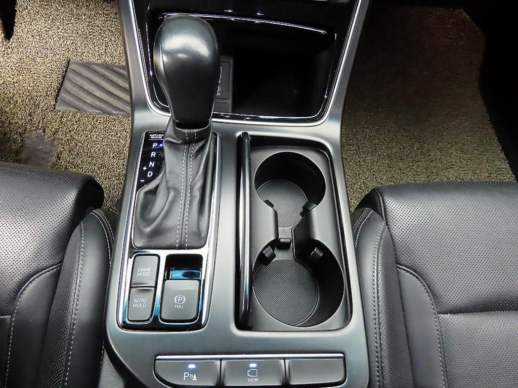 HYUNDAI Grandeur - Vista 10