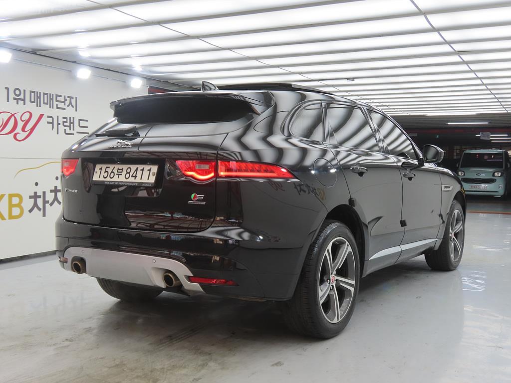 Jaguar F-PACE - Vista 4