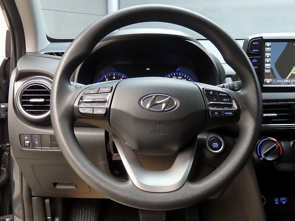 HYUNDAI Kona - Vista 9