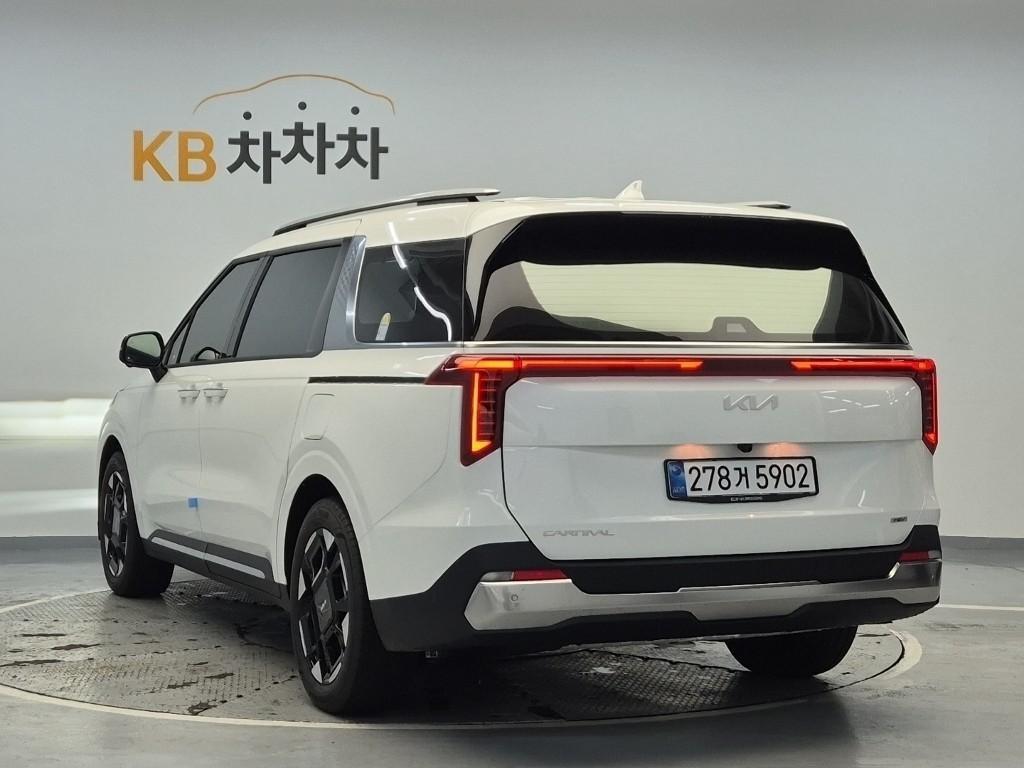 KIA Carnival - Vista 4