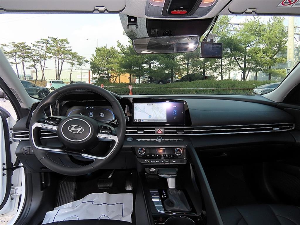 HYUNDAI Avante - Vista 7