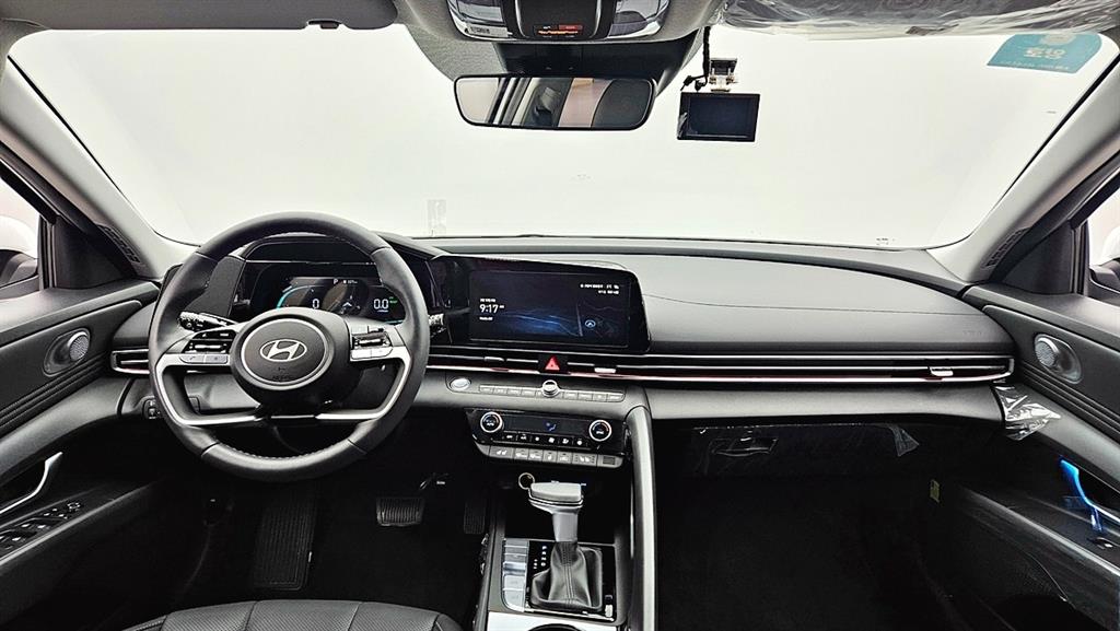HYUNDAI Avante - Vista 11