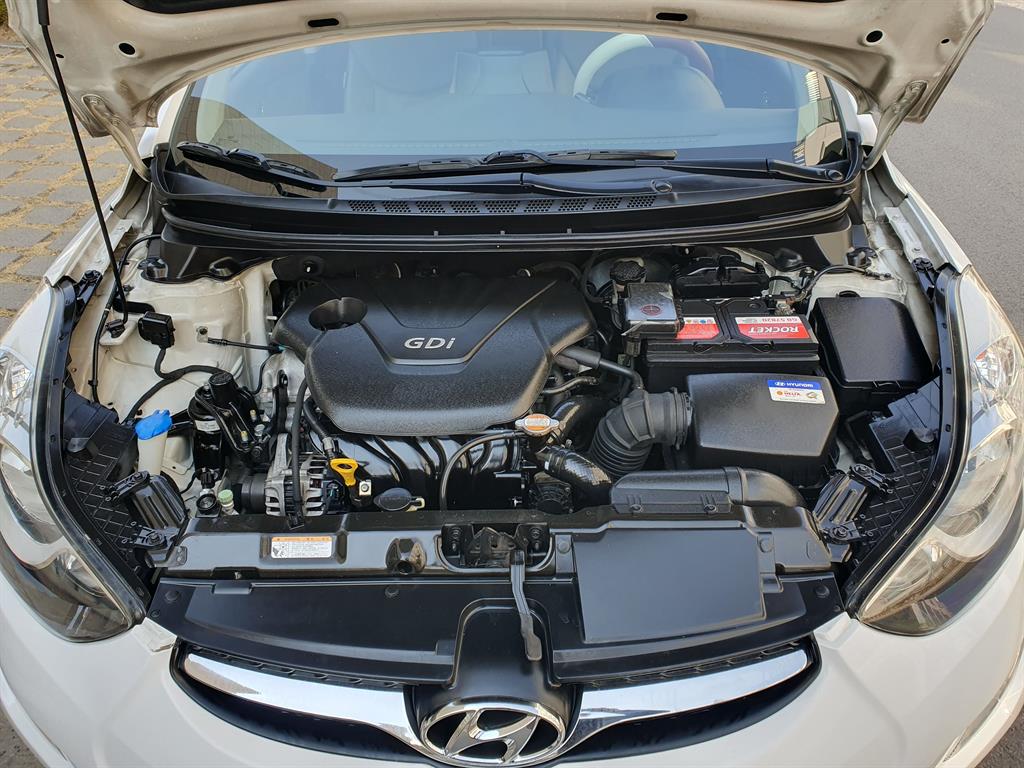 HYUNDAI Avante 2010 Blanco - Importación desde Corea - HF Imports Iquique - Foto 15