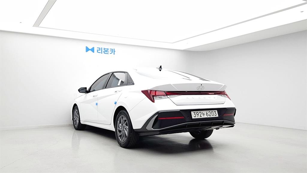 HYUNDAI Avante - Vista 6