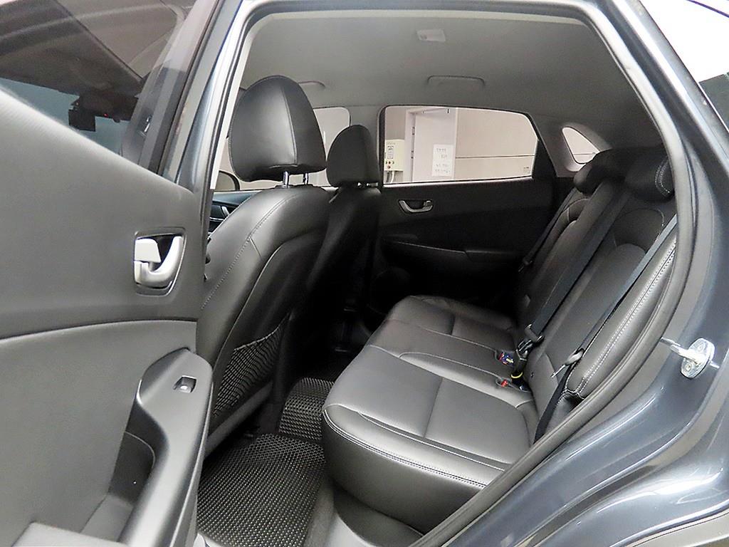 HYUNDAI Kona - Vista 6