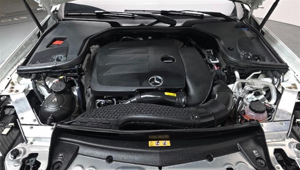 Mercedes Benz E class - Vista 6