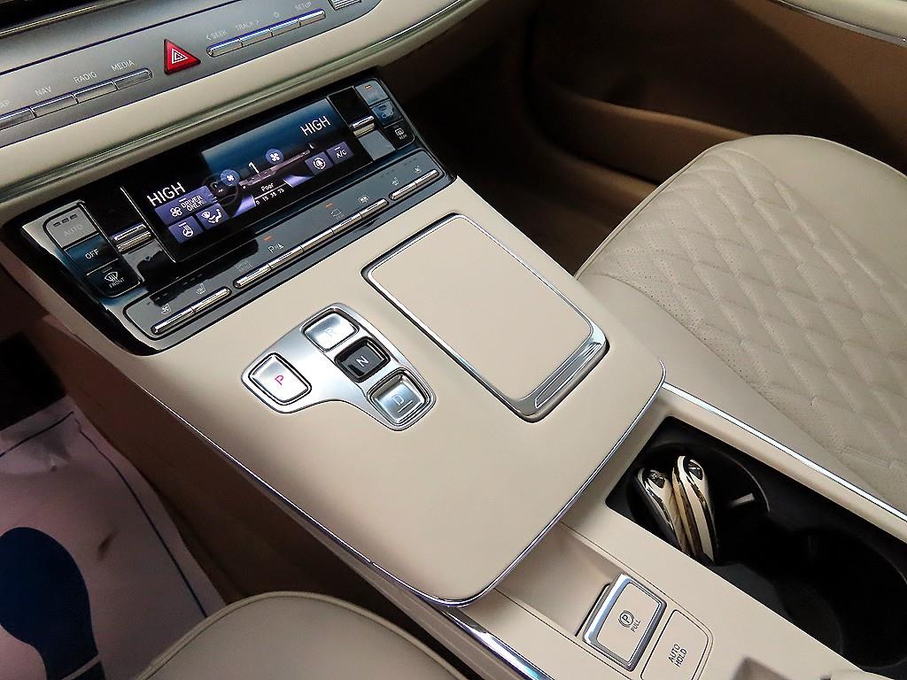 HYUNDAI Grandeur - Vista 11