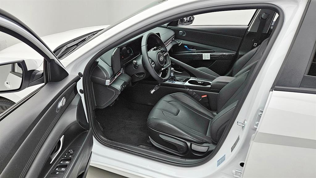 HYUNDAI Avante - Vista 7