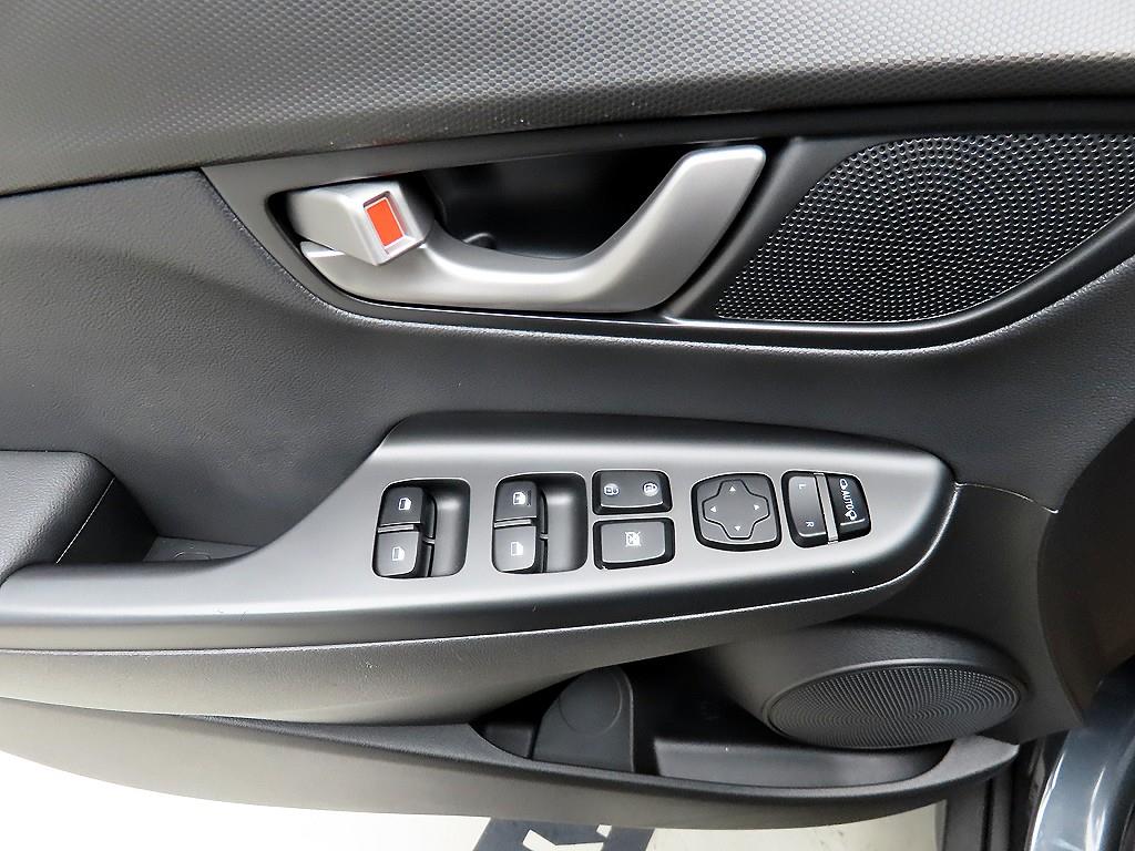 HYUNDAI Kona - Vista 11