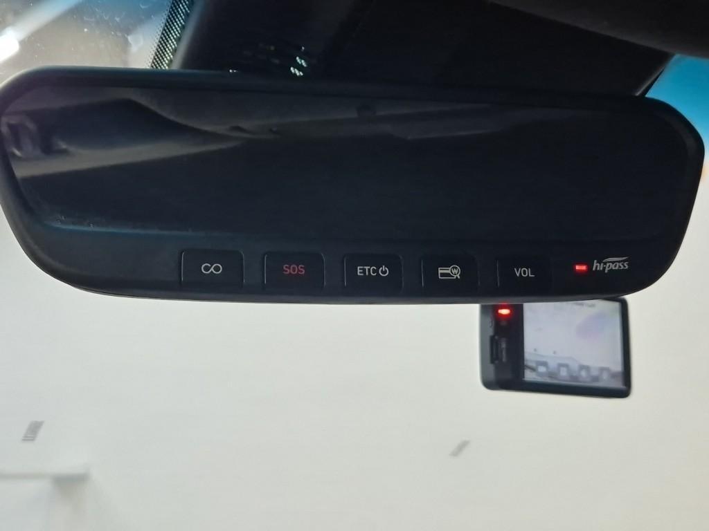 Genesis G80 - Vista 10