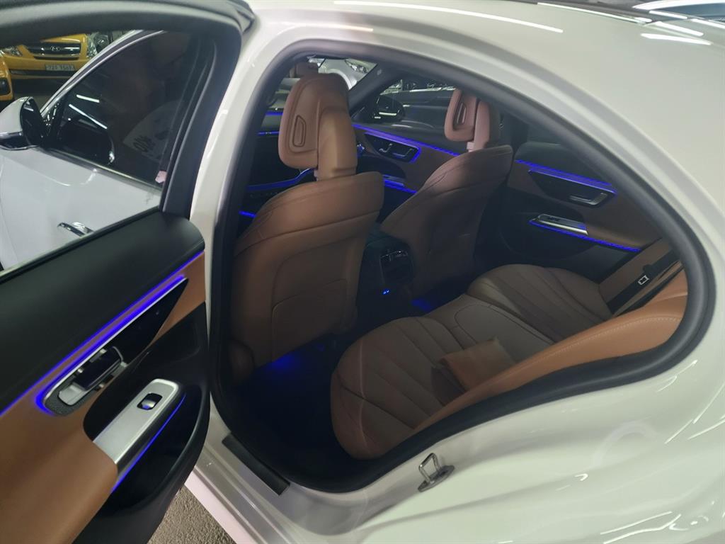 Mercedes Benz E class - Vista 5