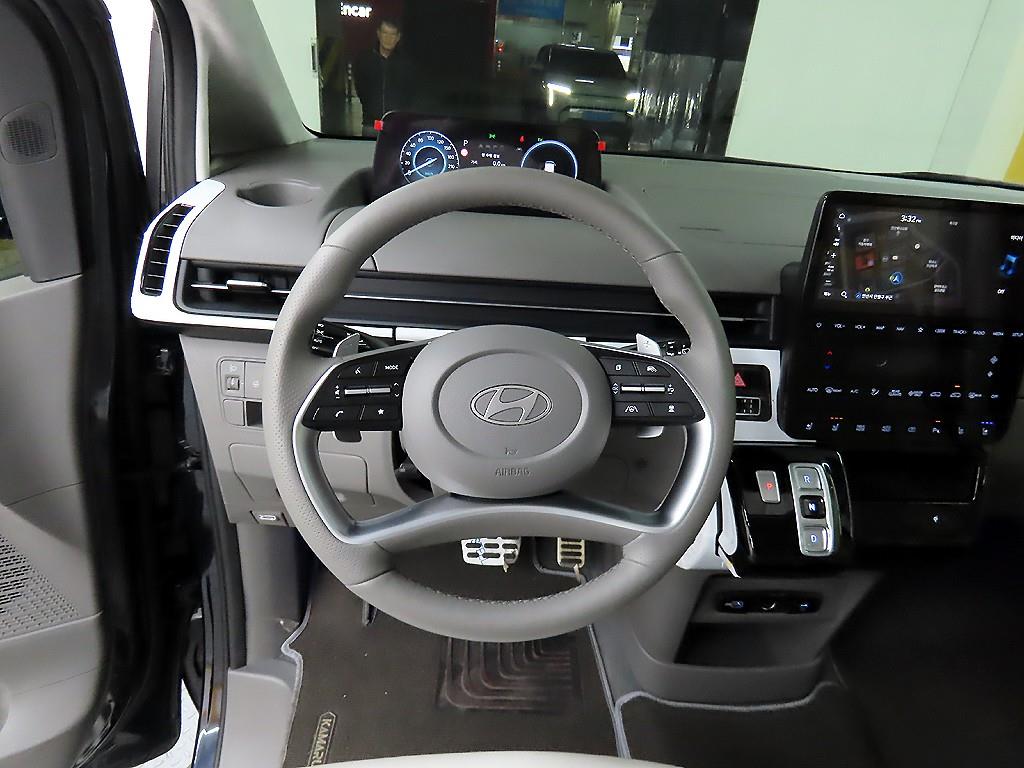 HYUNDAI Staria - Vista 9