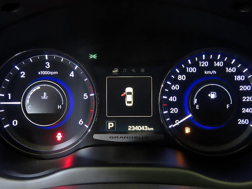 HYUNDAI Grandeur - Vista 9