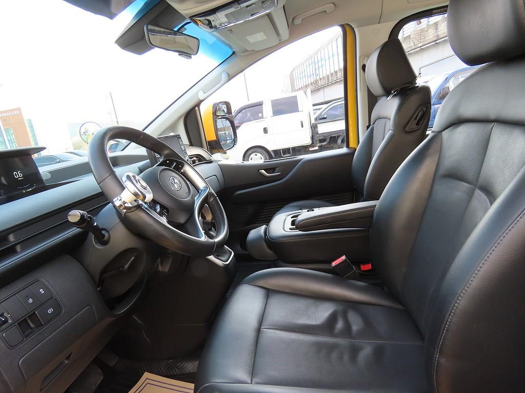 HYUNDAI Staria - Vista 6