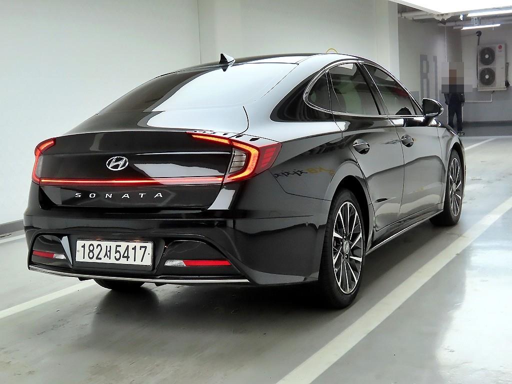 HYUNDAI Sonata - Vista 4