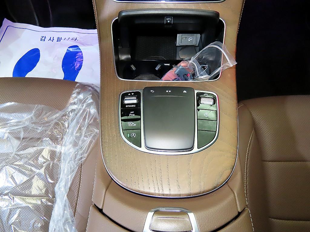 Mercedes Benz E class - Vista 12