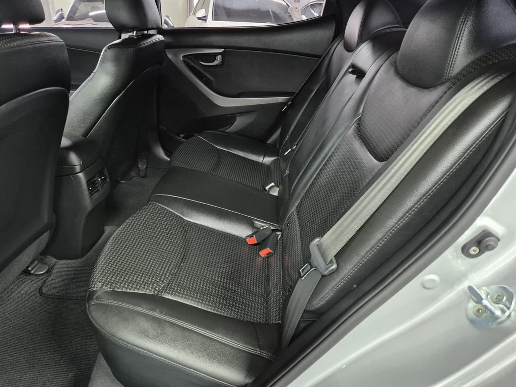 HYUNDAI Avante 2015 Gris - Importación desde Corea - HF Imports Iquique - Foto 13